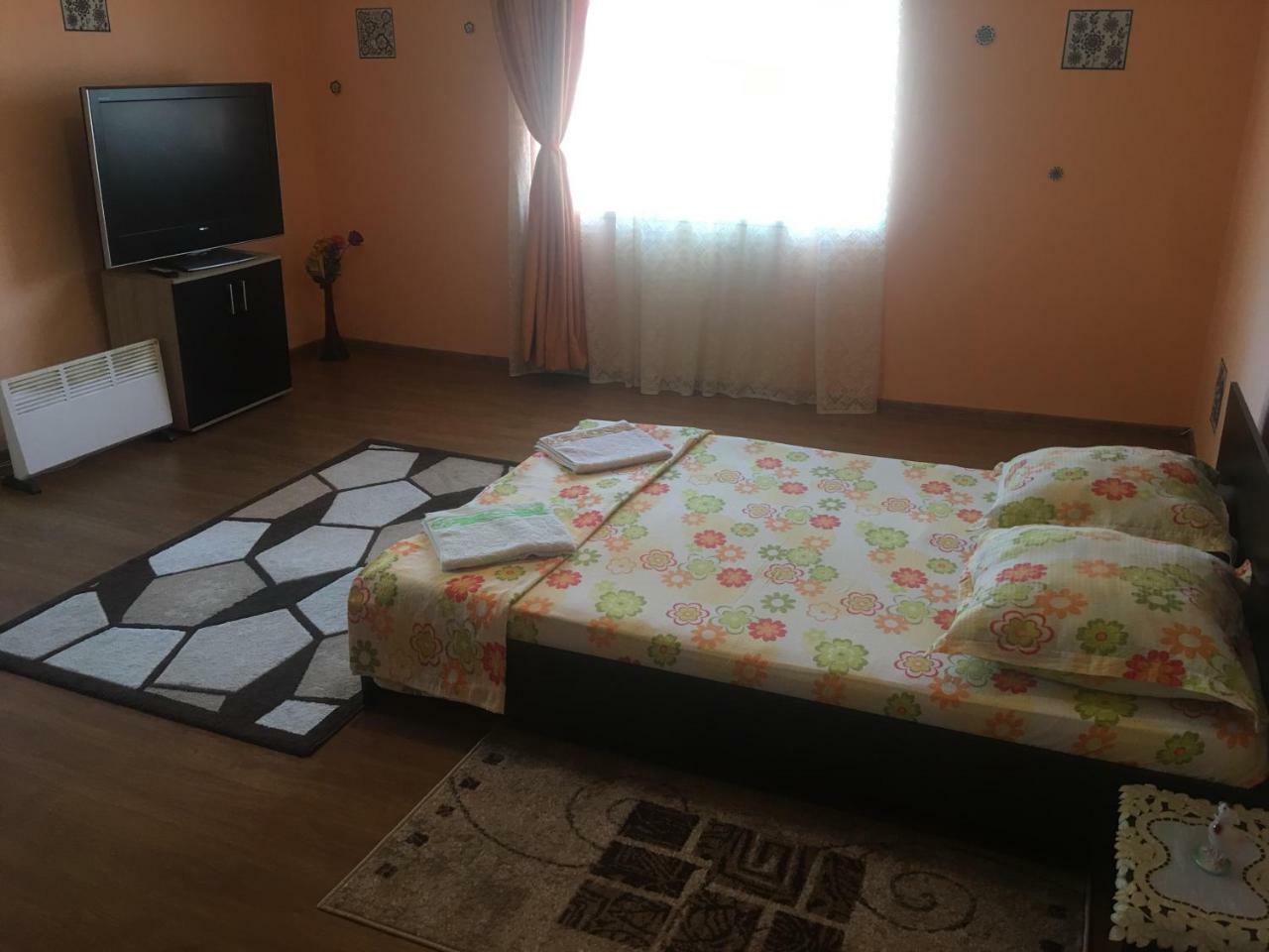 Vila La Izvorul Putinei Hateg Luaran gambar